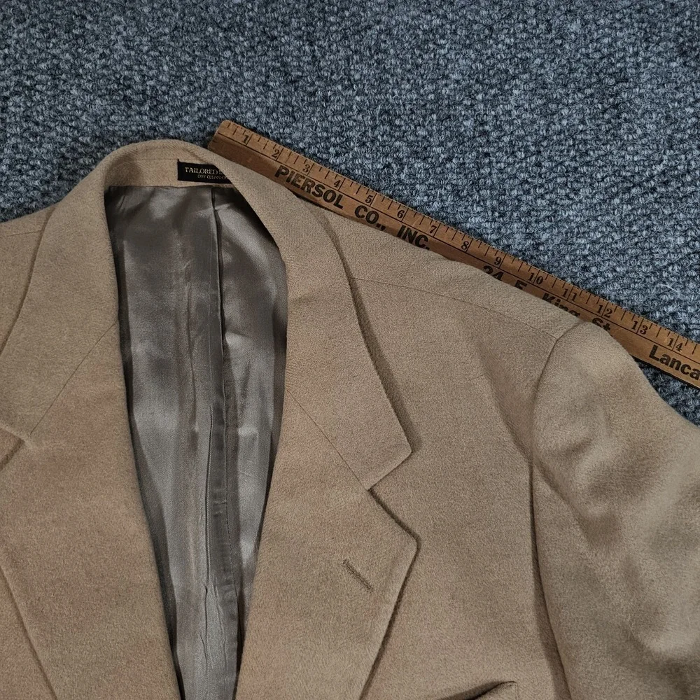 Vintage Woolrich Mens Sport Coat Jacket Blazer Camel Hair Size 46R Lined Pockets